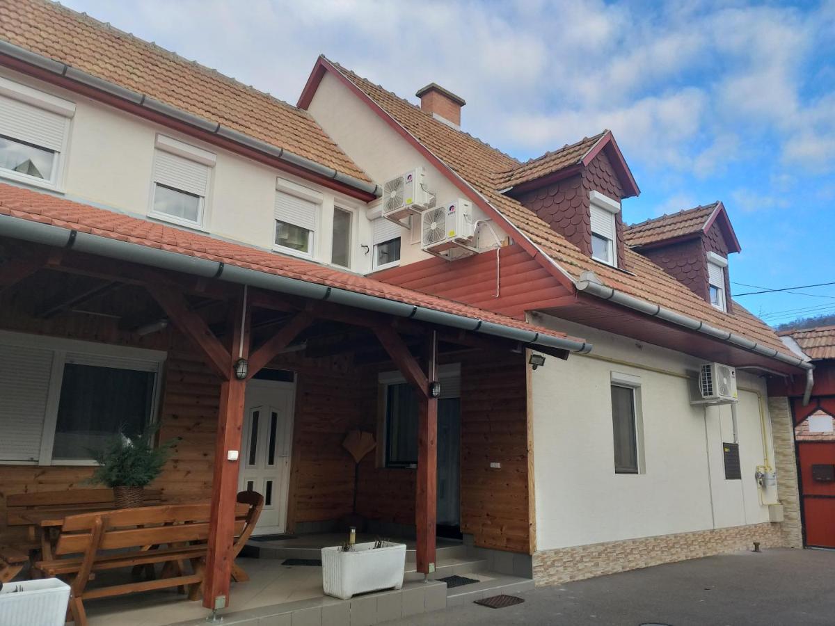 Ginkgo Apartman Demjen Exterior photo